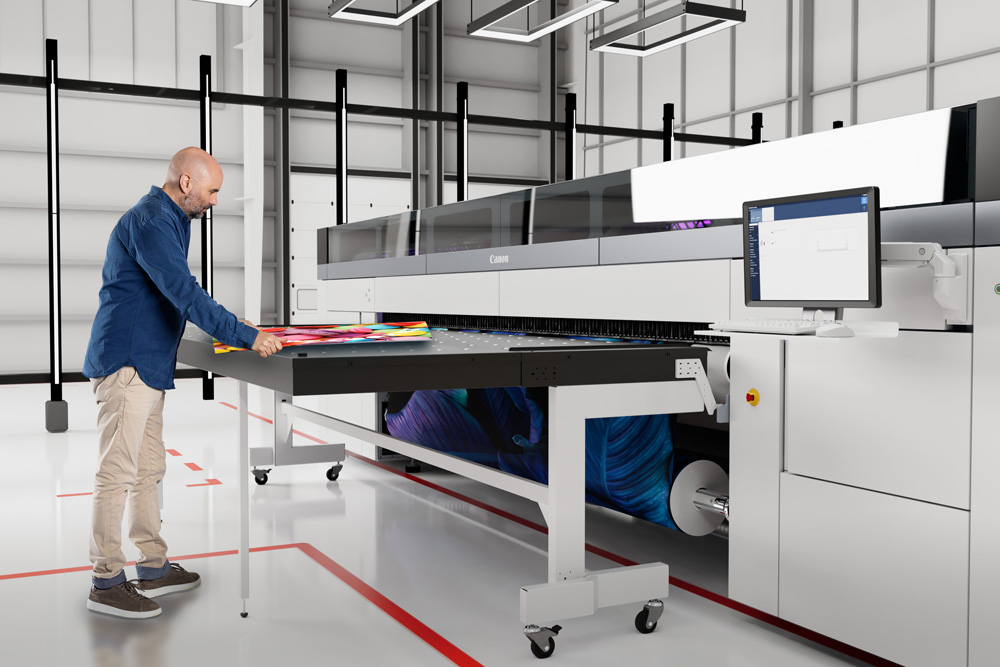 Den første Colorado XL installeres hos Johnsen Print & Digital Media