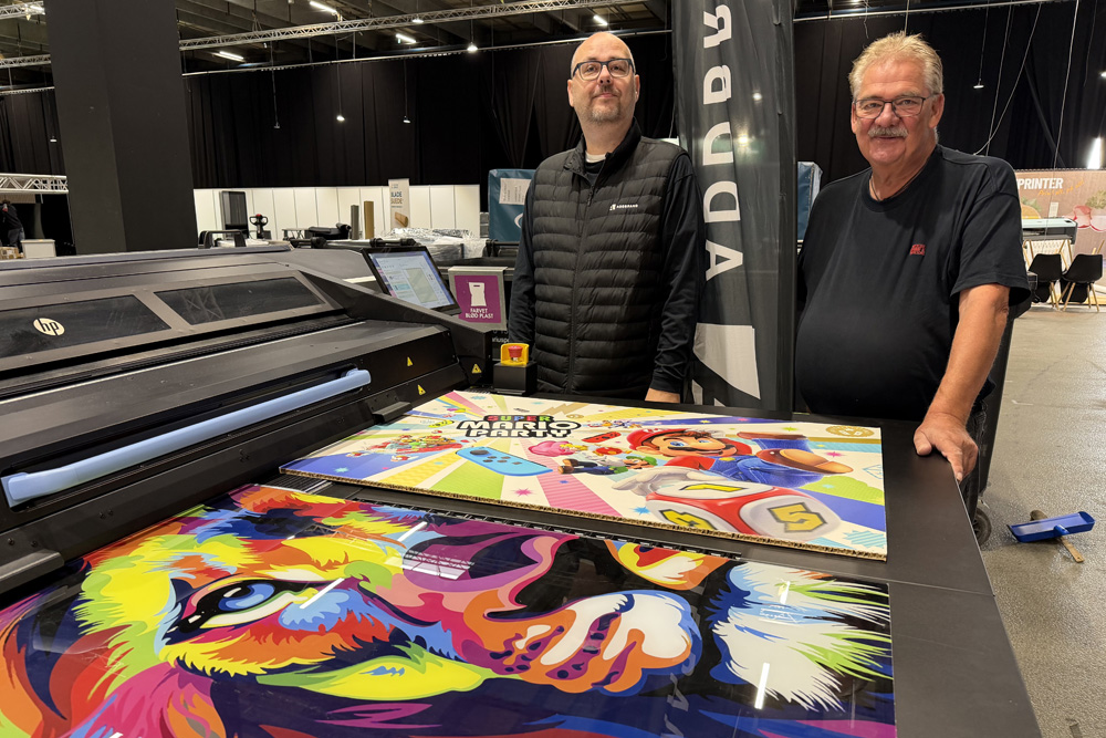Addbrand EWJ viser den nye HP Latex R-530 på Sign Print & Pack